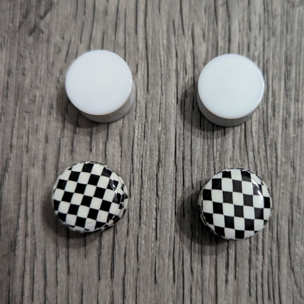 Hot Topic 14mm (9/16") Ear Plug Bundle - 2 Pairs - Checkered & White
